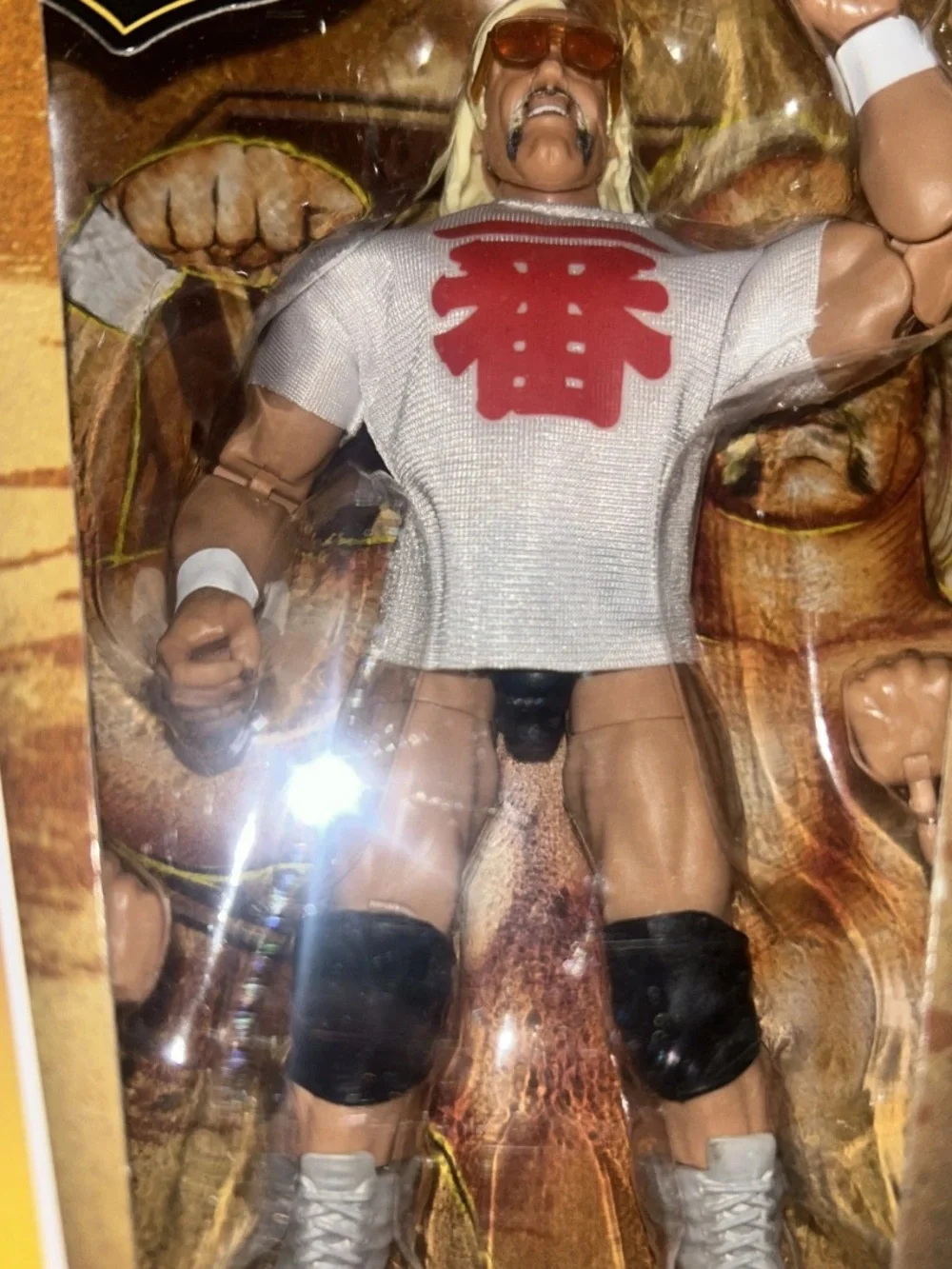 HULK HOGAN WWE LEGENDS ELITE COLLECTION SERIES 22 ACTION FIGURE